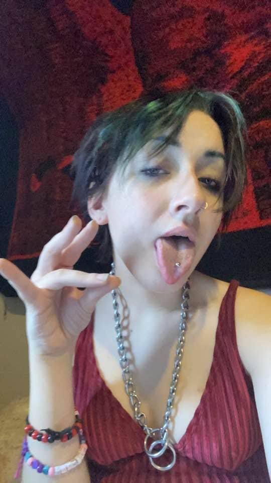 Hi guys💋✦️🖐✦💋. My name is Lucy live  alone in my home, i am available for bOTH INCALLS👅and OUTCALLS👅  an appointment time in - Image 3